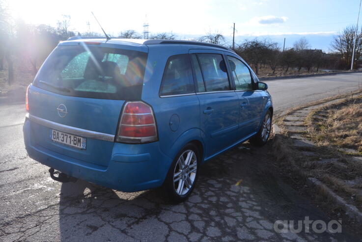 Opel Zafira B Minivan 5-doors