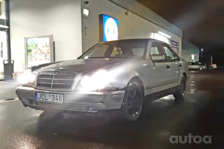 Mercedes-Benz E-Class E 220 wagon