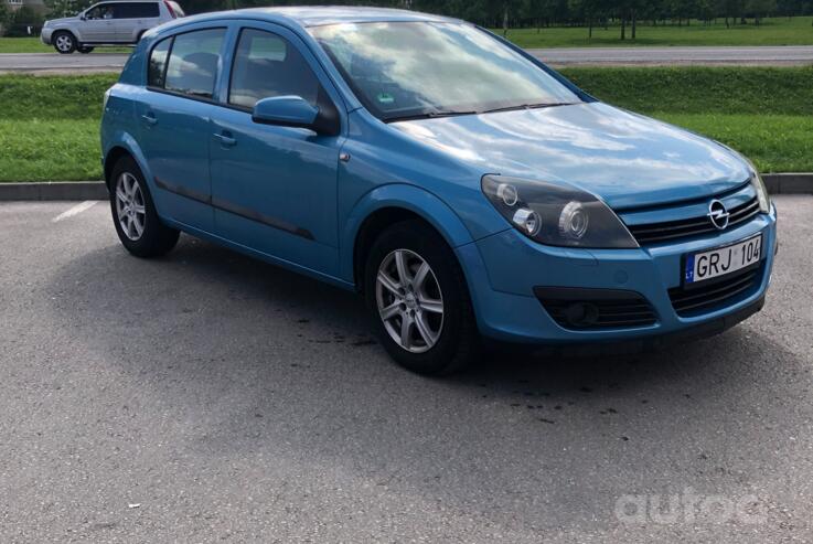 Opel Astra H Hatchback