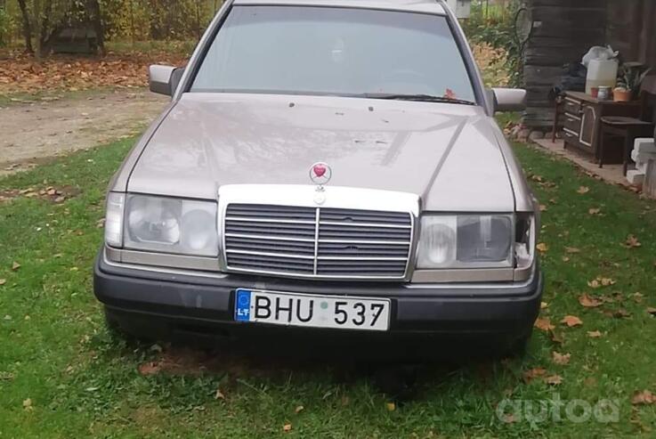 Mercedes-Benz W124 1 generation