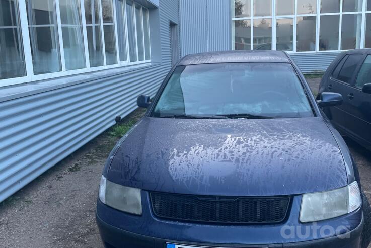 Volkswagen Passat B5 Sedan 4-doors