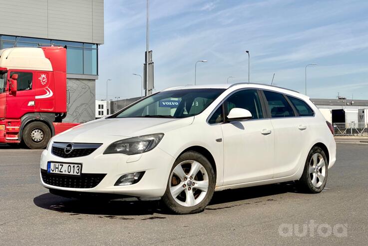Opel Astra J Hatchback 5-doors