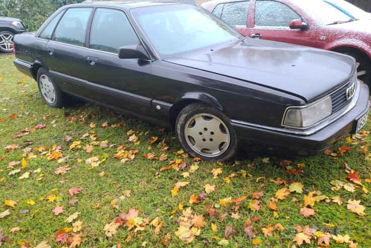 Audi 200 44/44Q Sedan