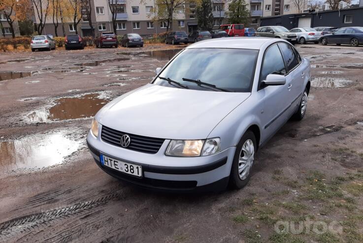 Volkswagen Passat B5 Sedan 4-doors