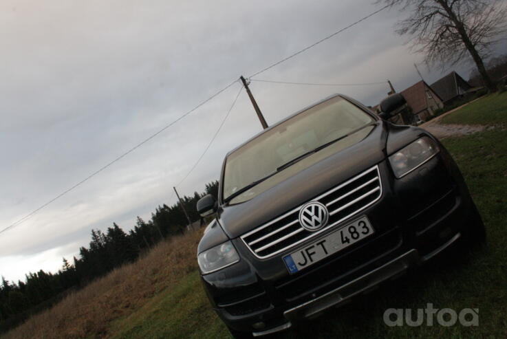 Volkswagen Touareg 1 generation Crossover
