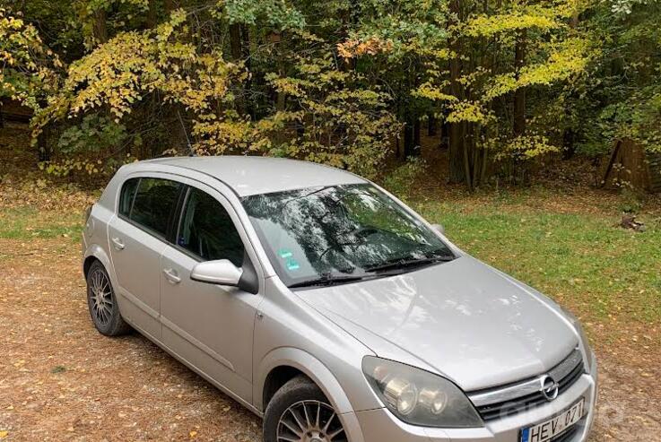 Opel Astra H Hatchback