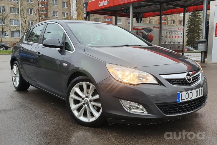 Opel Astra J Hatchback 5-doors