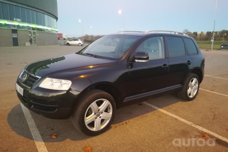 Volkswagen Touareg 1 generation Crossover