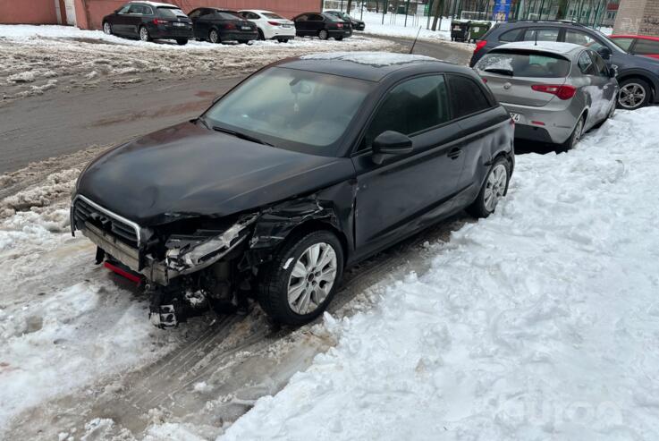Audi A1 8X Hatchback 3-doors