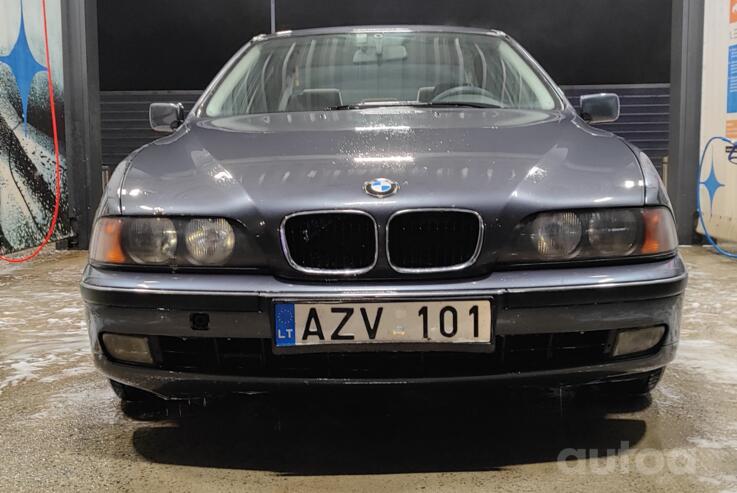 BMW 5 Series E39 Sedan 4-doors