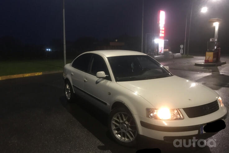 Volkswagen Passat B5 Sedan 4-doors