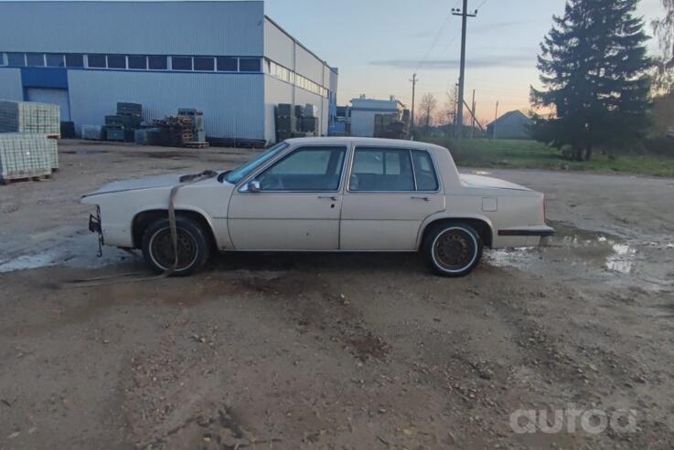 Cadillac DeVille 6 generation