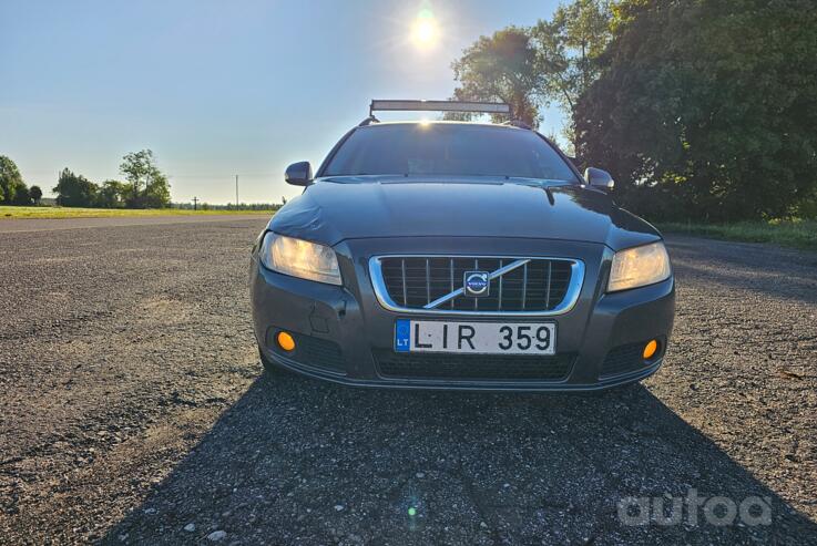Volvo V70 3 generation wagon