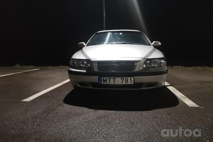 Volvo V70 2 generation wagon