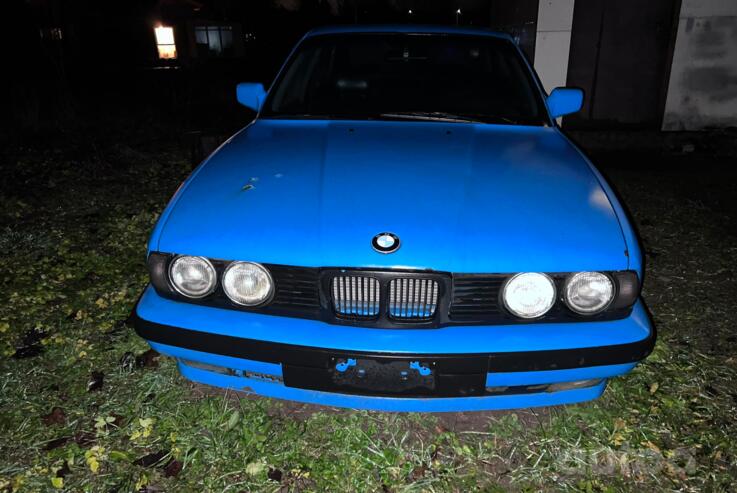 BMW 5 Series E34 Sedan