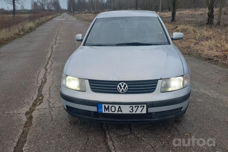 Volkswagen Passat B5 Sedan 4-doors