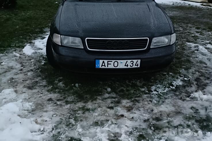 Audi A4 B5 Avant wagon 5-doors