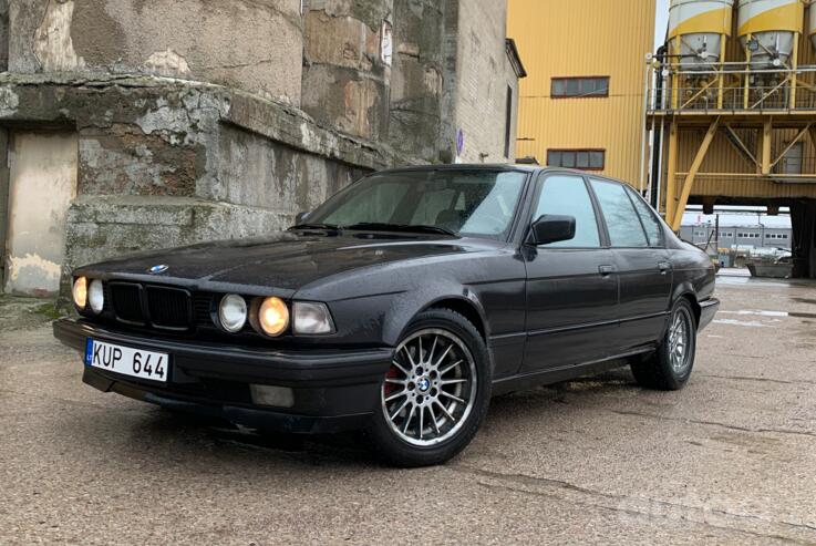 BMW 7 Series E32 Sedan