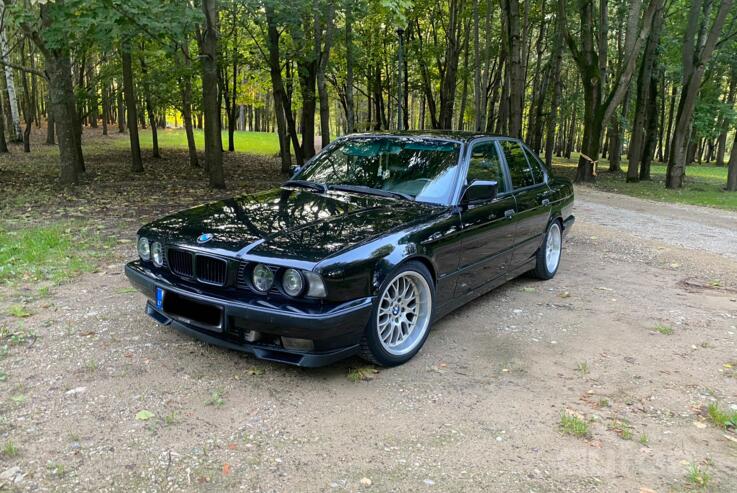 BMW 5 Series E34 Sedan