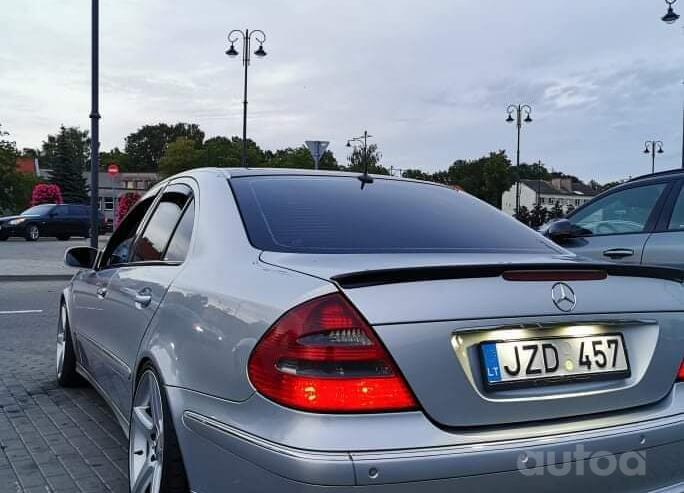 Mercedes-Benz E-Class W211 Sedan