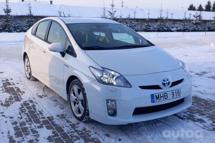 Toyota Prius 3 generation [restyling] Hatchback