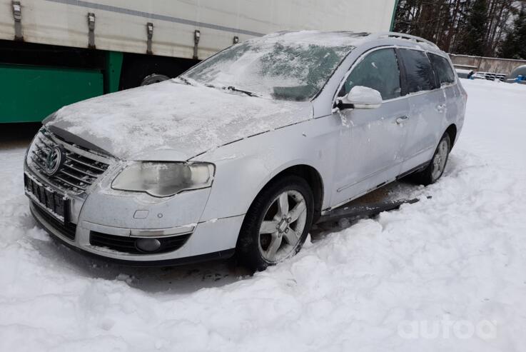 Volkswagen Passat B6 wagon 5-doors