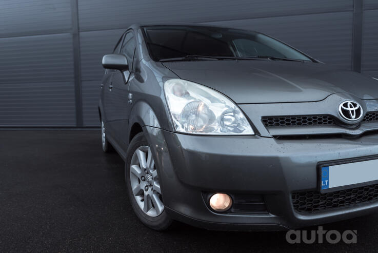 Toyota Corolla Verso 1 generation [restyling] -2 generation