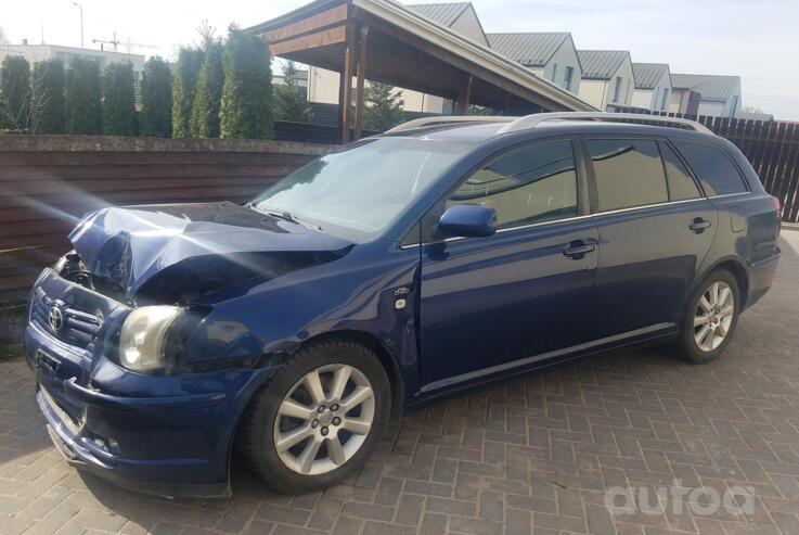 Toyota Avensis 2 generation wagon