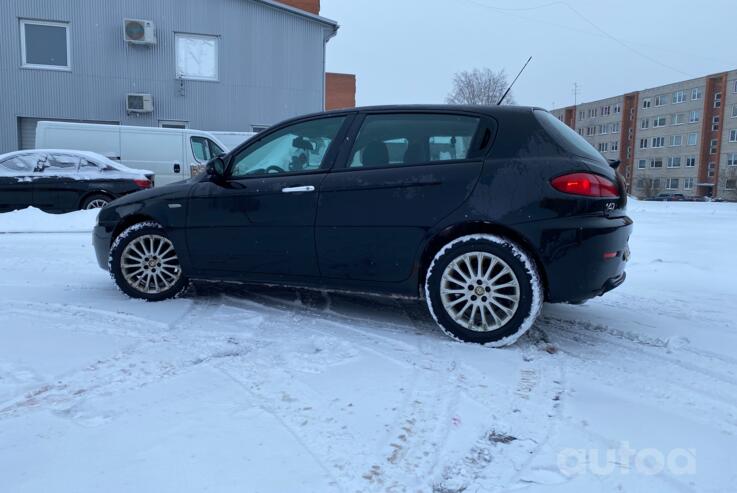 Alfa Romeo 147 2 generation Hatchback 5-doors