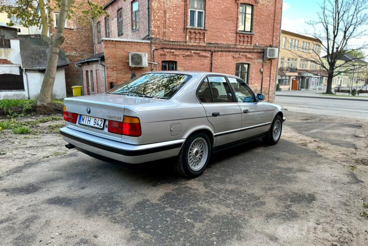 BMW 5 Series E34 Sedan