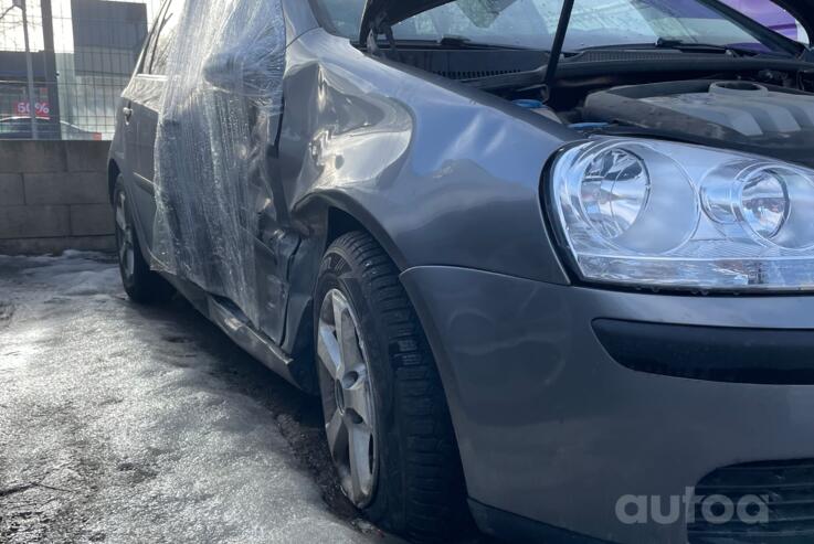 Volkswagen Golf 5 generation Hatchback 5-doors
