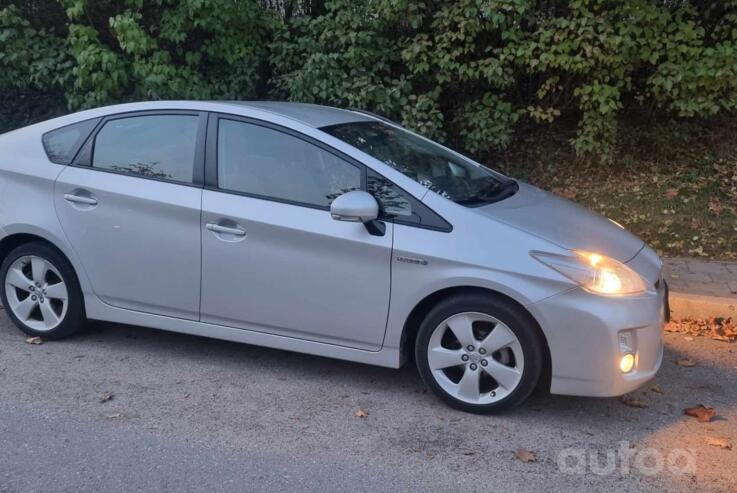 Toyota Prius 3 generation Hatchback 5-doors