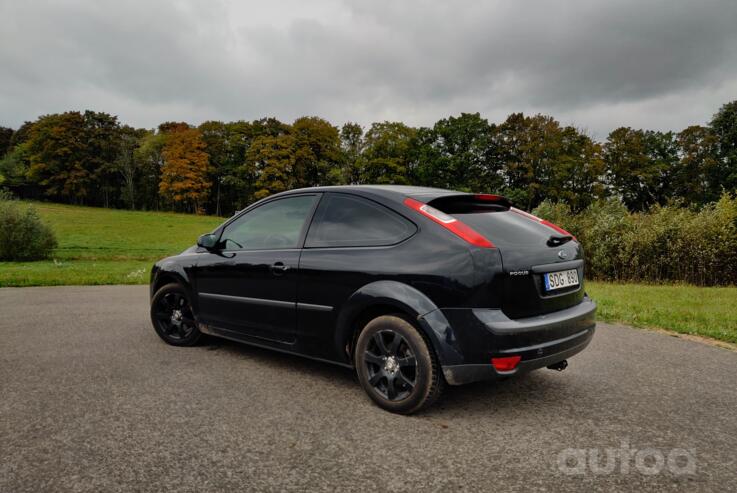 Ford Focus 1 generation [restyling] Hatchback 3-doors