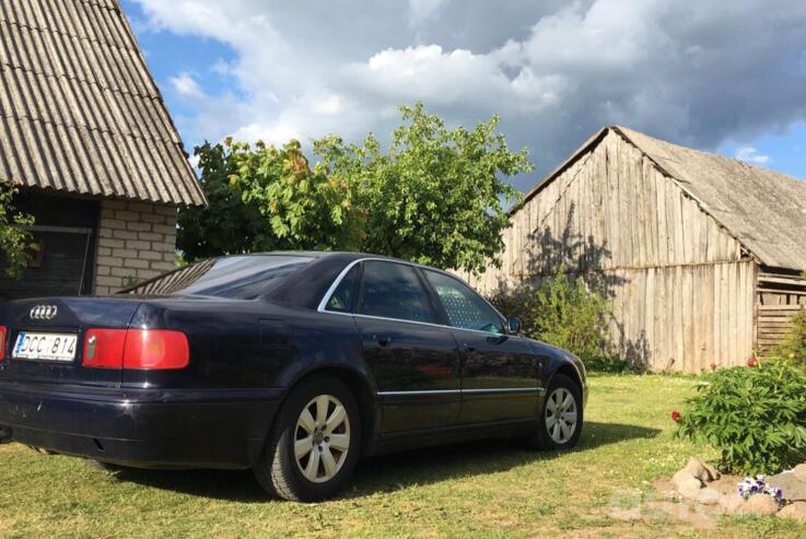 Audi A8 D2/4D Sedan 4-doors