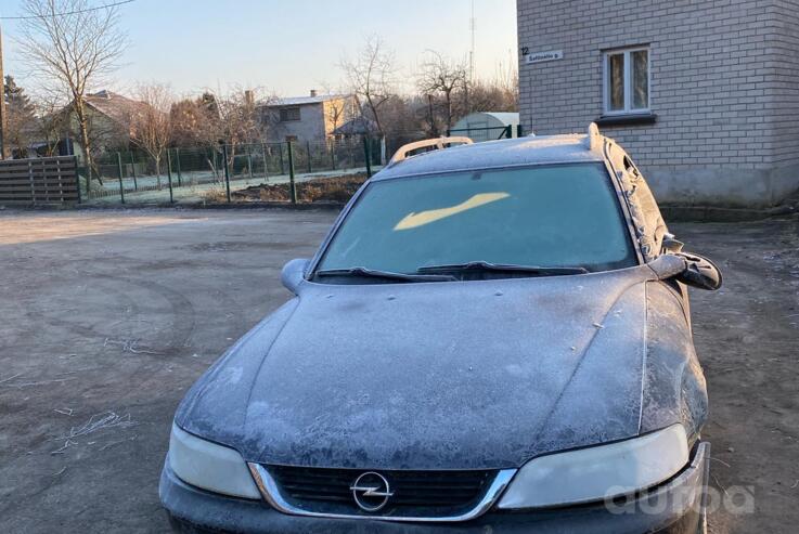 Opel Vectra B wagon 5-doors