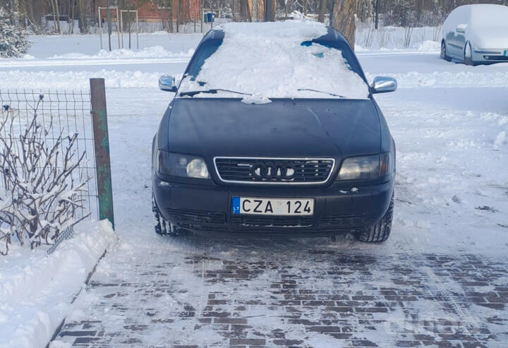 Audi A6 A4/C4 Sedan