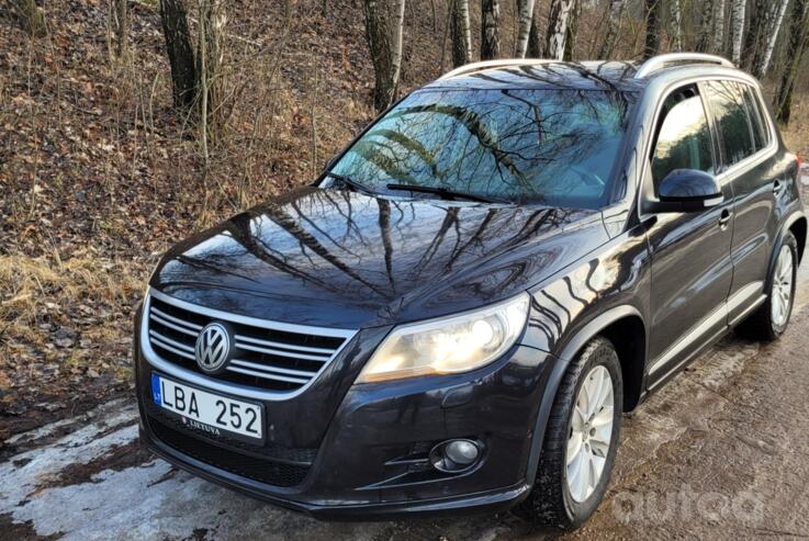 Volkswagen Tiguan 1 generation Crossover