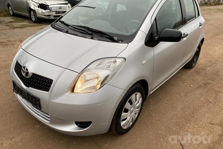 Toyota Yaris 2 generation