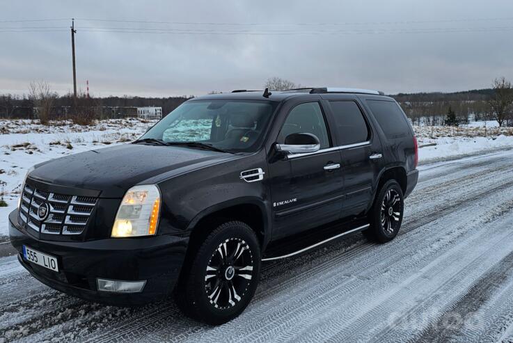 Cadillac Escalade 3 generation SUV