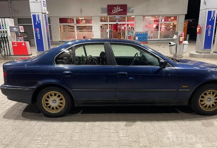 BMW 5 Series E39 Sedan 4-doors