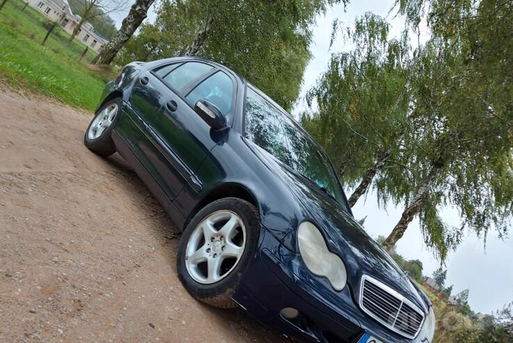Mercedes-Benz C-Class W203/S203/CL203 Sedan