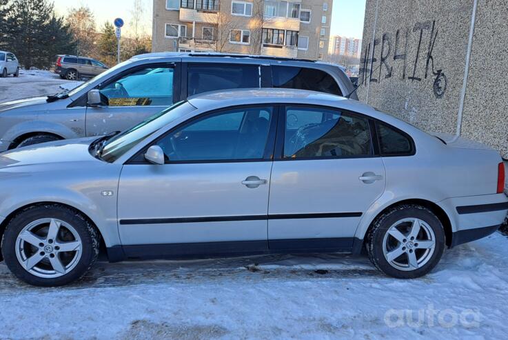 Volkswagen Passat B5 Sedan 4-doors