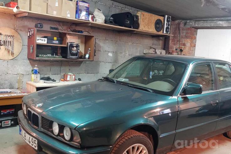 BMW 5 Series E34 Sedan