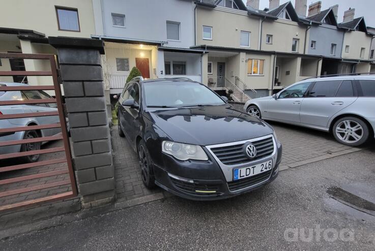 Volkswagen Passat B6 wagon 5-doors