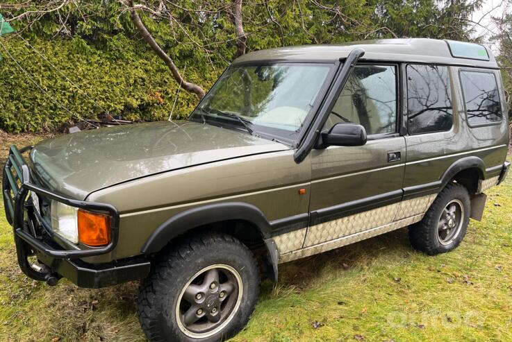 Land Rover Discovery 1 generation SUV 3-doors