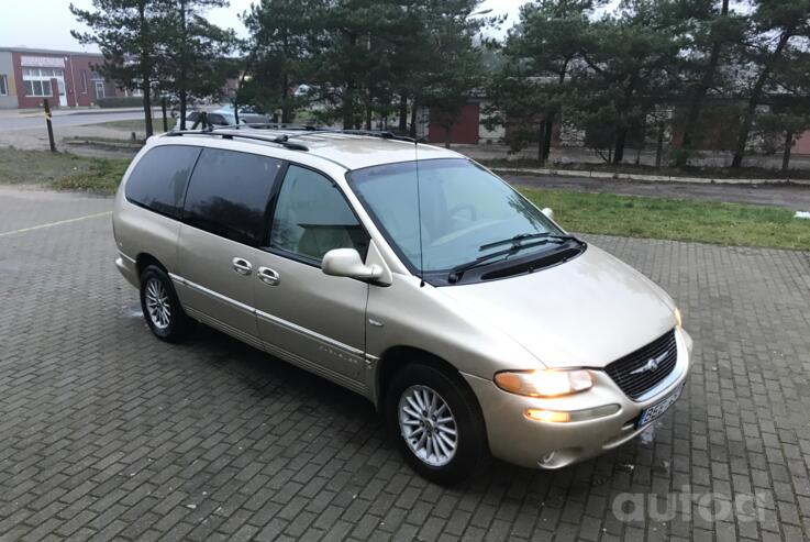 Chrysler Town & Country 3 generation