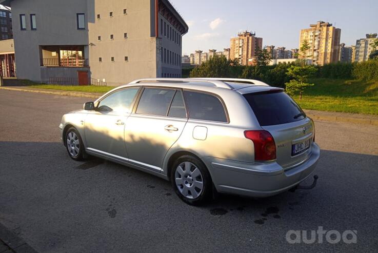 Toyota Avensis 2 generation wagon