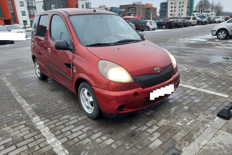 Toyota Yaris Verso 1 generation Minivan