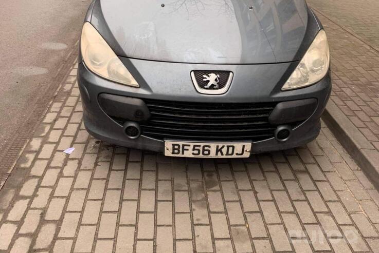 Peugeot 307 1 generation [restyling] Hatchback 5-doors
