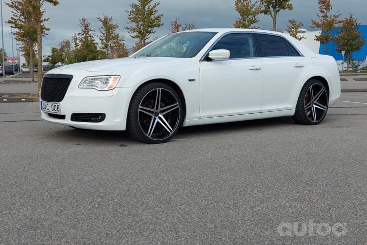 Chrysler 300C 2 generation Sedan 4-doors